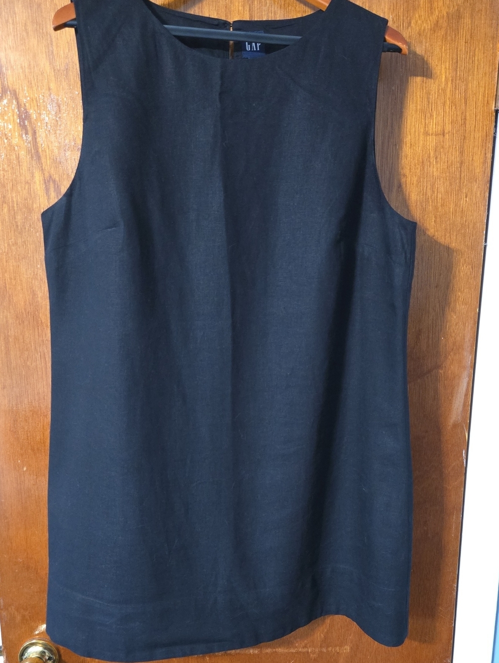 GAP Black Sleeveless Mini Shift Dress